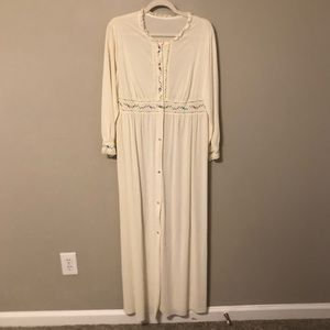 Vintage WHITE Floral Trim Robe size Medium